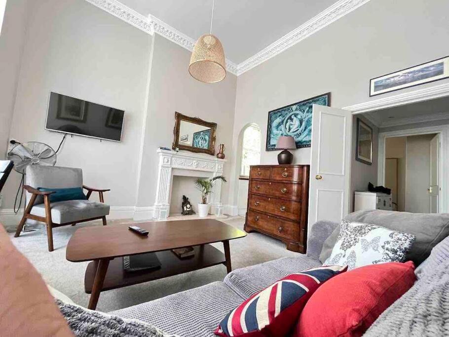 Wonderful Apartment In Earl'S Court Londres Exterior foto